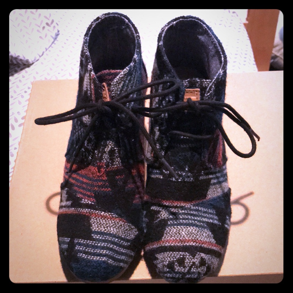 Toms wedges